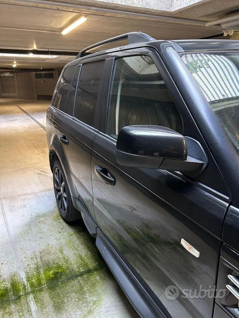 Land Rover Range Rover Sport 2010 photo 3