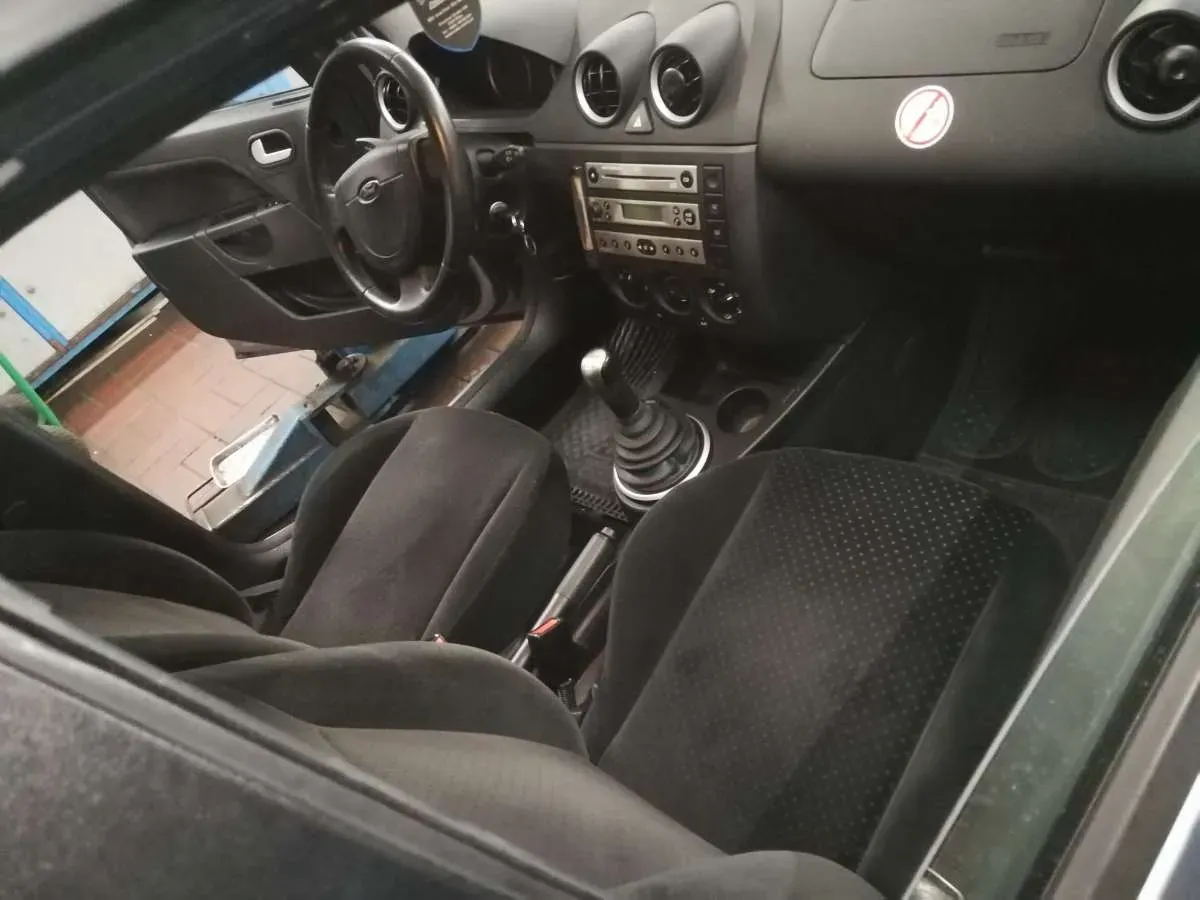 Ford Fiesta 2005 photo 3