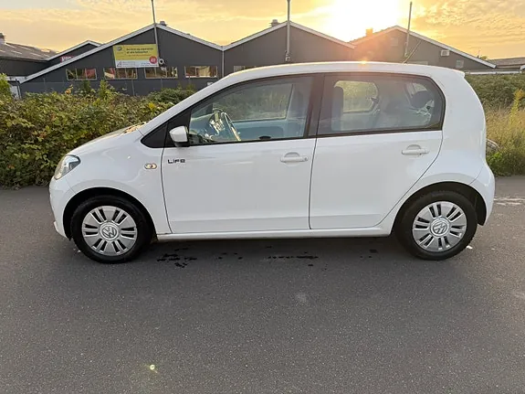 Volkswagen Up 2014 photo 2