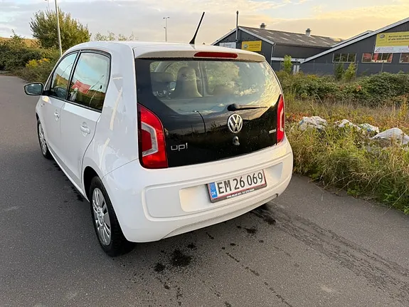 Volkswagen Up 2014 photo 3