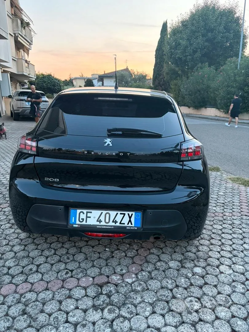 Peugeot 208 2021 photo 3