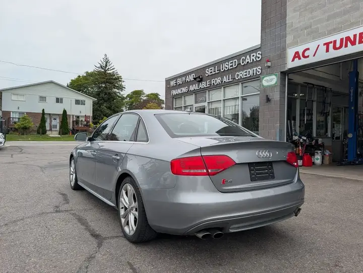 Audi S4 2011 photo 5