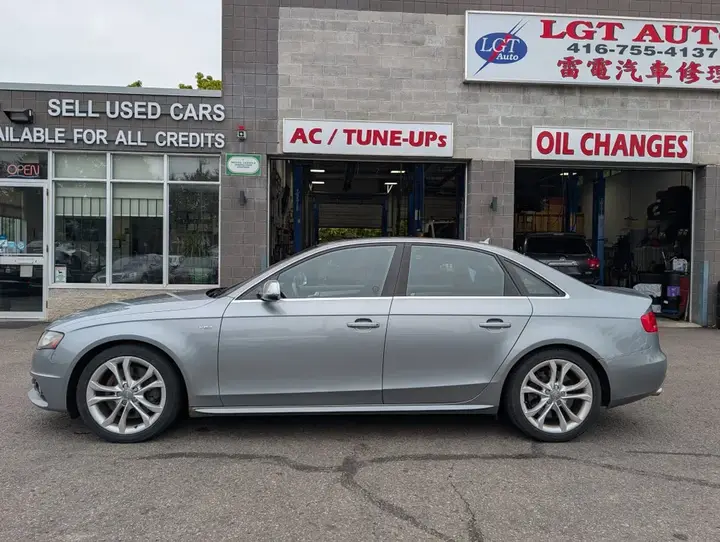 Audi S4 2011 photo 4