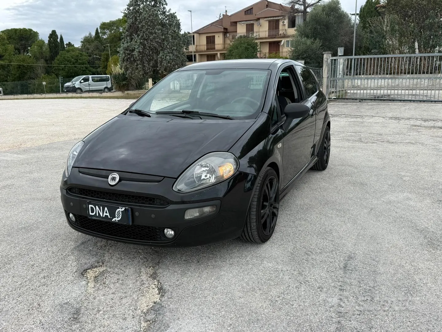 Fiat Punto Evo 2011 photo 4