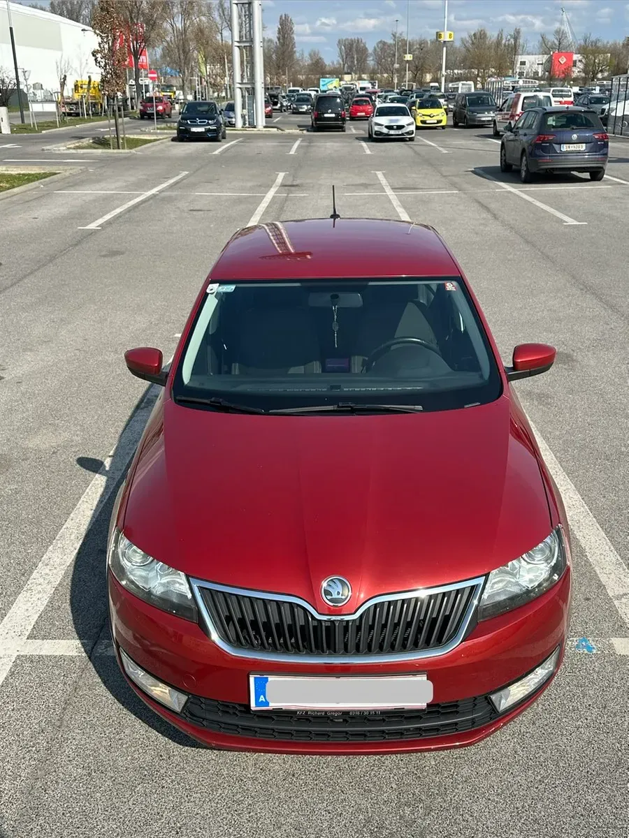 Skoda Rapid 2015 photo 2