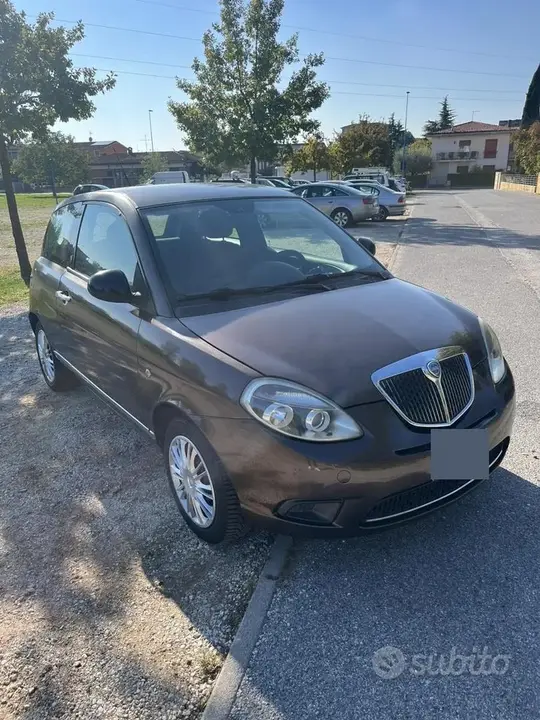 Lancia Ypsilon 2011 photo 2