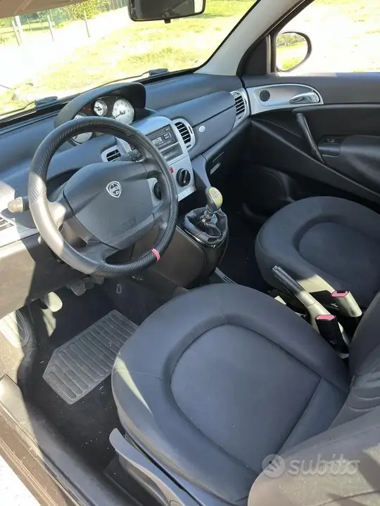 Lancia Ypsilon 2011 photo 5