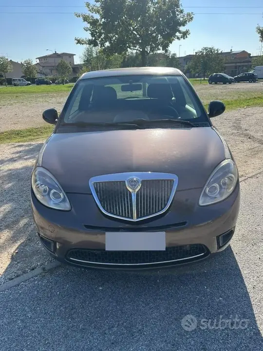 Lancia Ypsilon