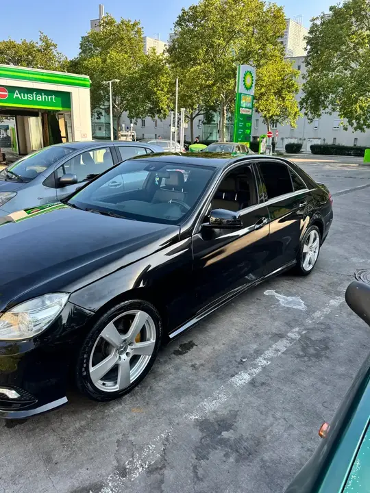 Mercedes-Benz E-Class 2011 photo 3