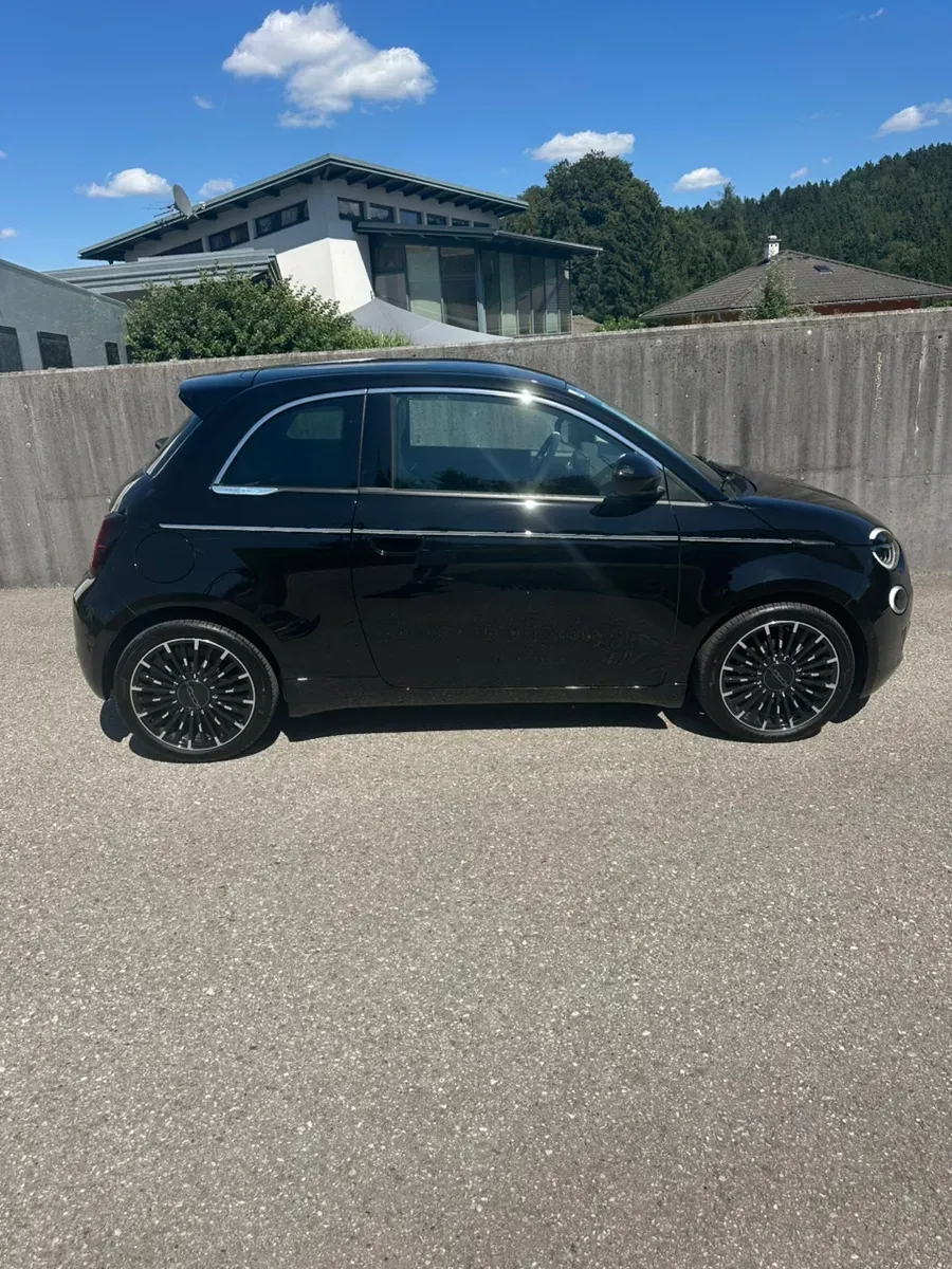 Fiat 500E 2023 photo 2