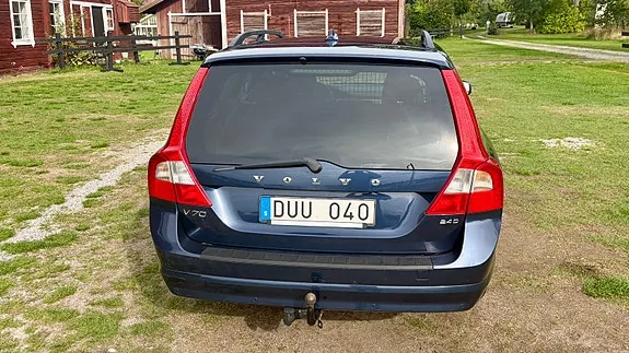 Volvo V70 2010 photo 3
