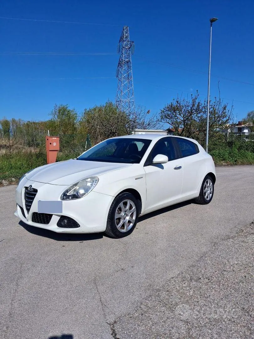 Alfa Romeo Giulietta 2013 photo 4
