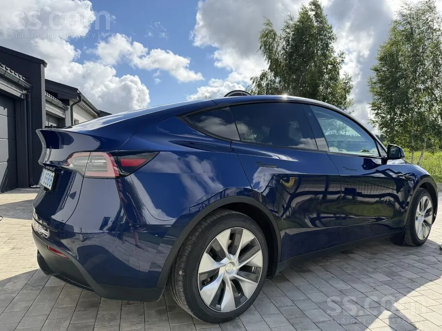 Tesla Model Y 2023 photo 3