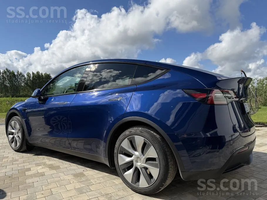 Tesla Model Y 2023 photo 4