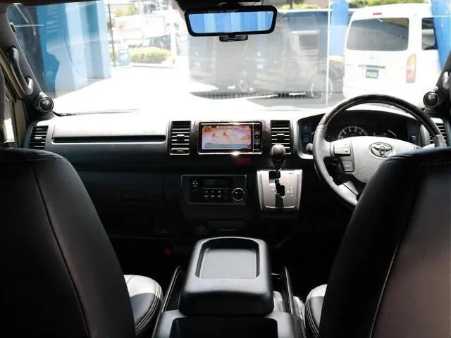 Toyota Hiace 2021 photo 2