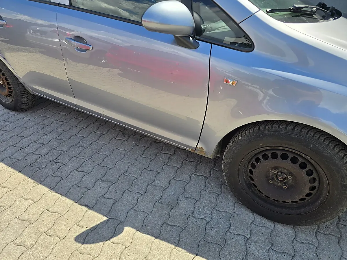 Opel Corsa 2010 photo 3