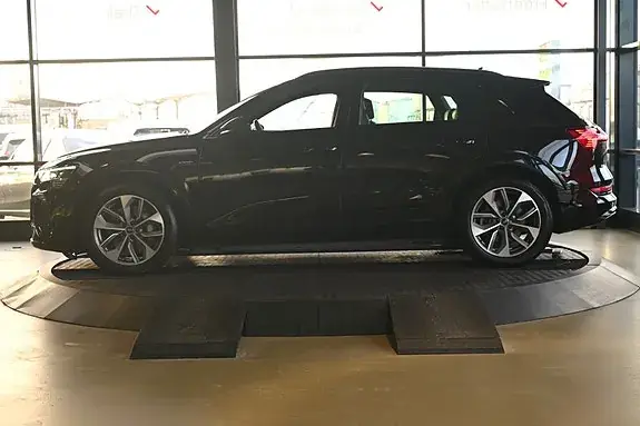 Audi E-Tron 2021 photo 2