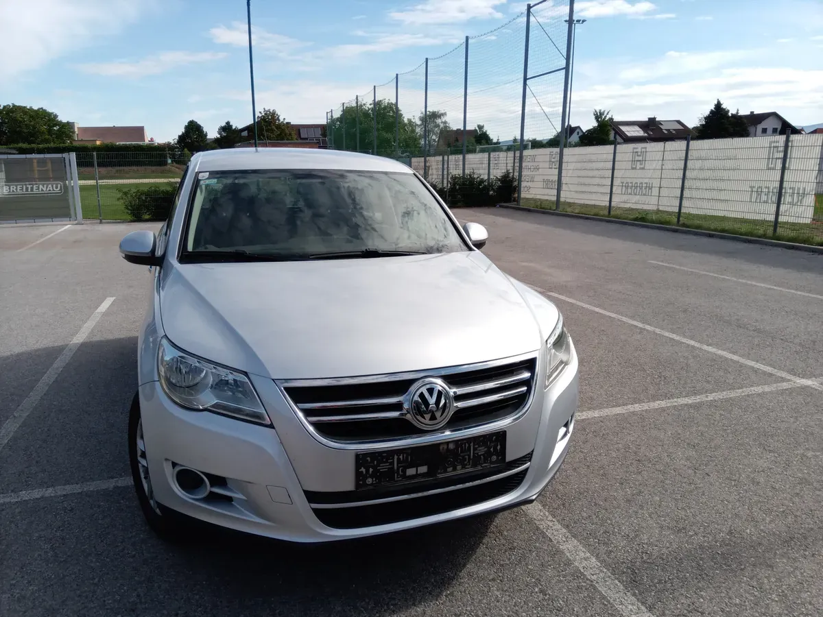 Volkswagen Tiguan 2011 photo 2