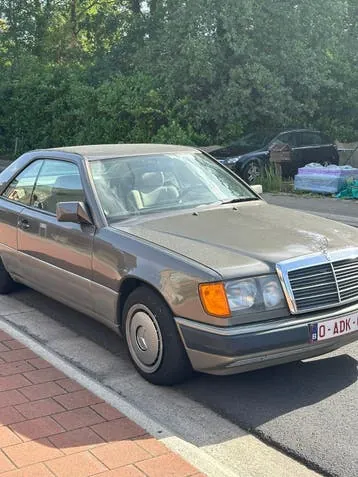 Mercedes-Benz 230