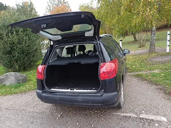Peugeot 207 2010 photo 5