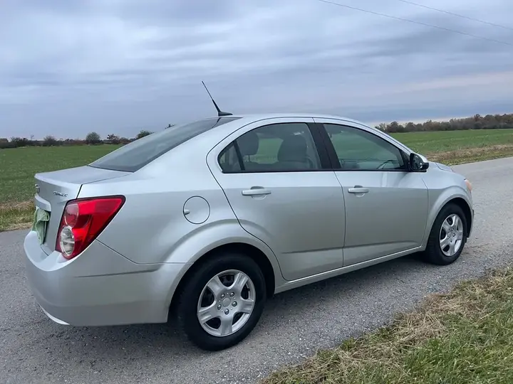 Chevrolet Sonic 2012 photo 3
