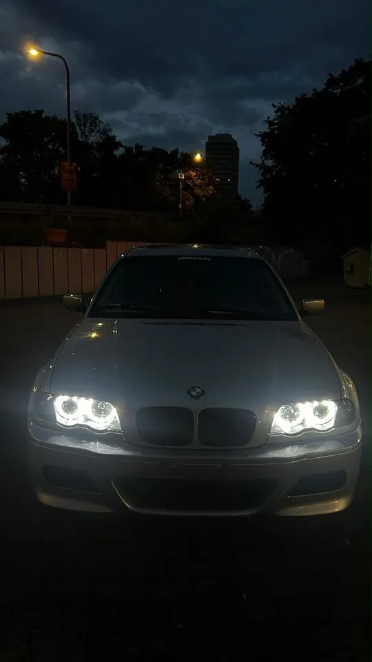 BMW 320I