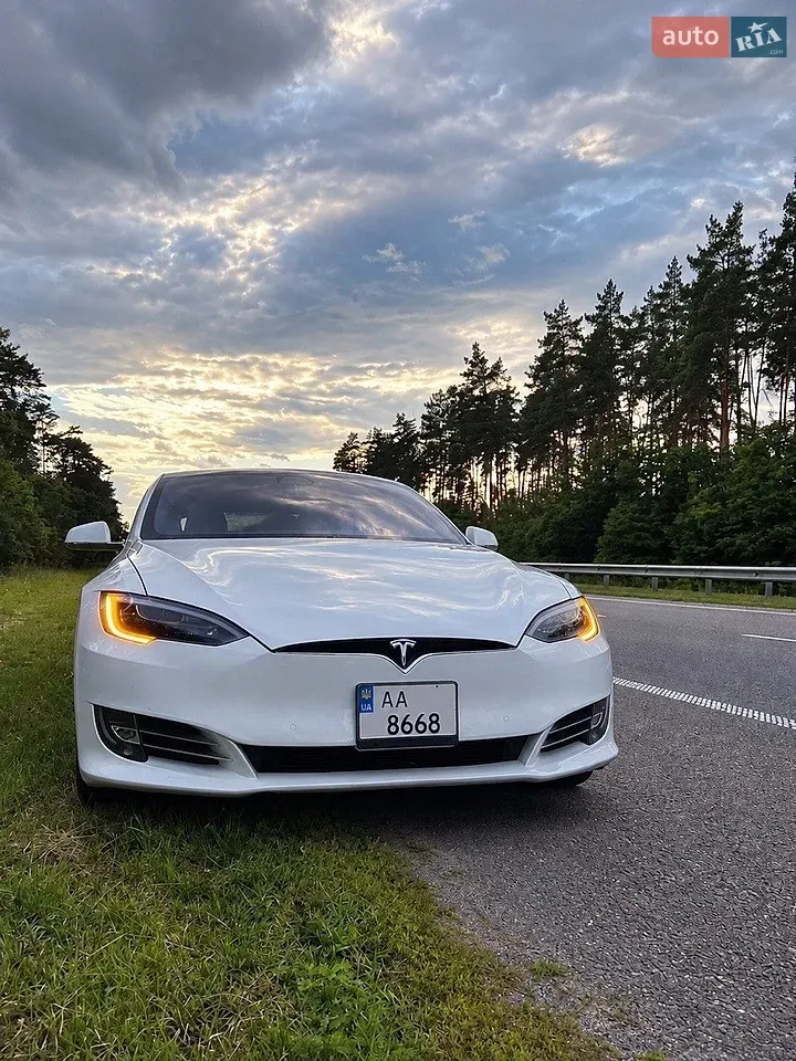 Tesla Model S 2018 photo 2