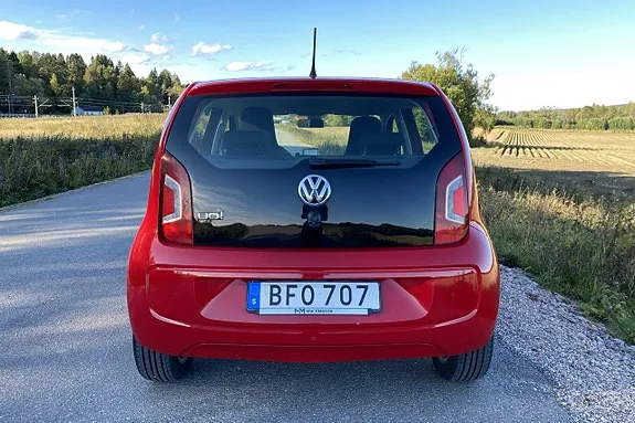 Volkswagen Up 2015 photo 4