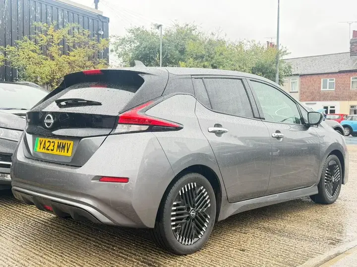 Nissan Leaf 2023 photo 3