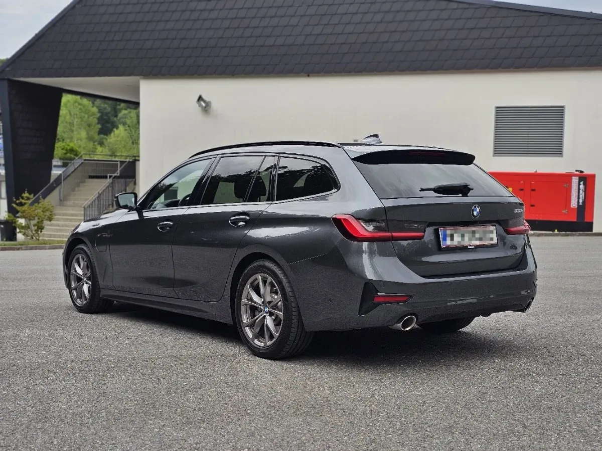 BMW 3 Series 2020 photo 3
