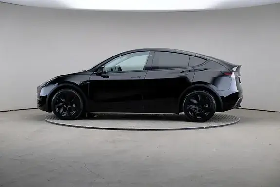 Tesla Model Y 2023 photo 4