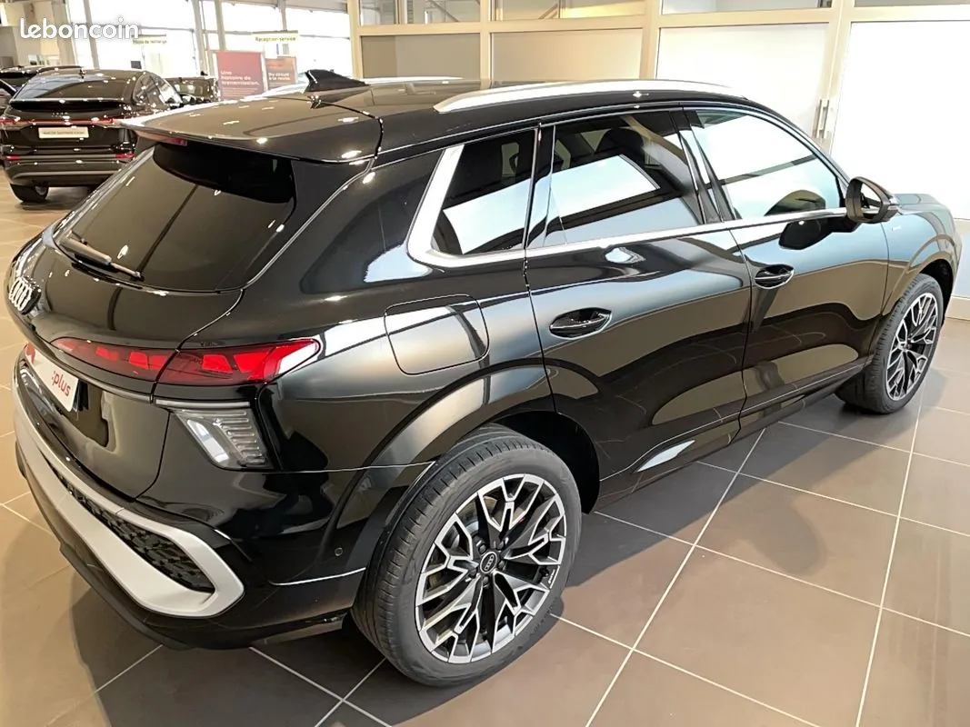 Audi Q3 2025 photo 5