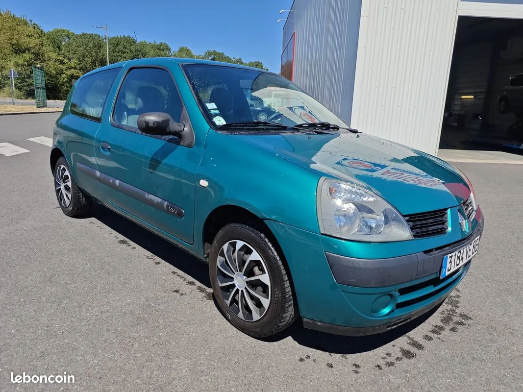 Renault Clio 2004 photo 5