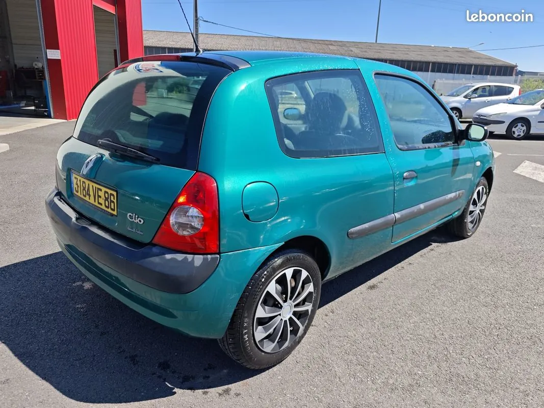 Renault Clio 2004 photo 3
