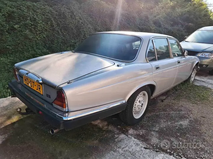 Jaguar Sovereign 1970 photo 2