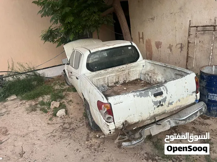 Mitsubishi L200 2008 photo 3