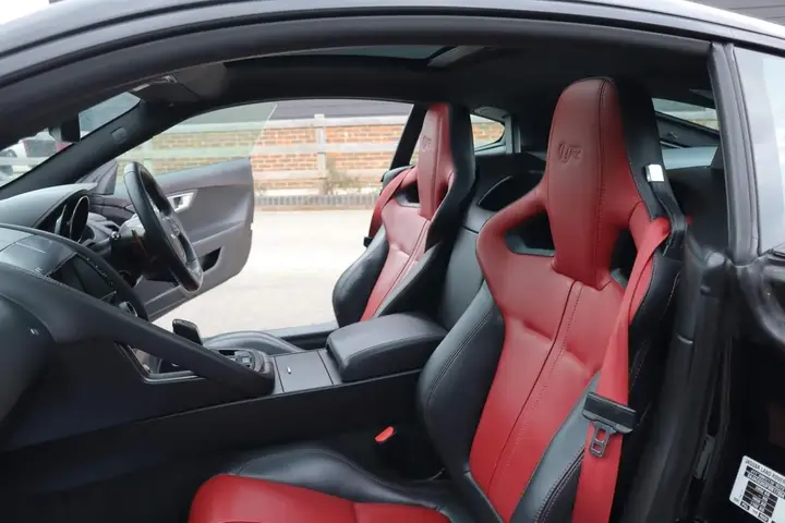 Jaguar F-Type 2015 photo 4