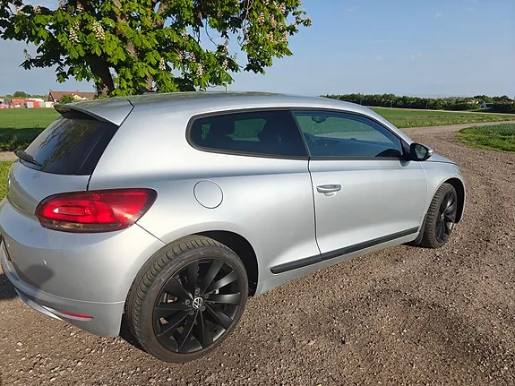 Volkswagen Scirocco 2010 photo 2