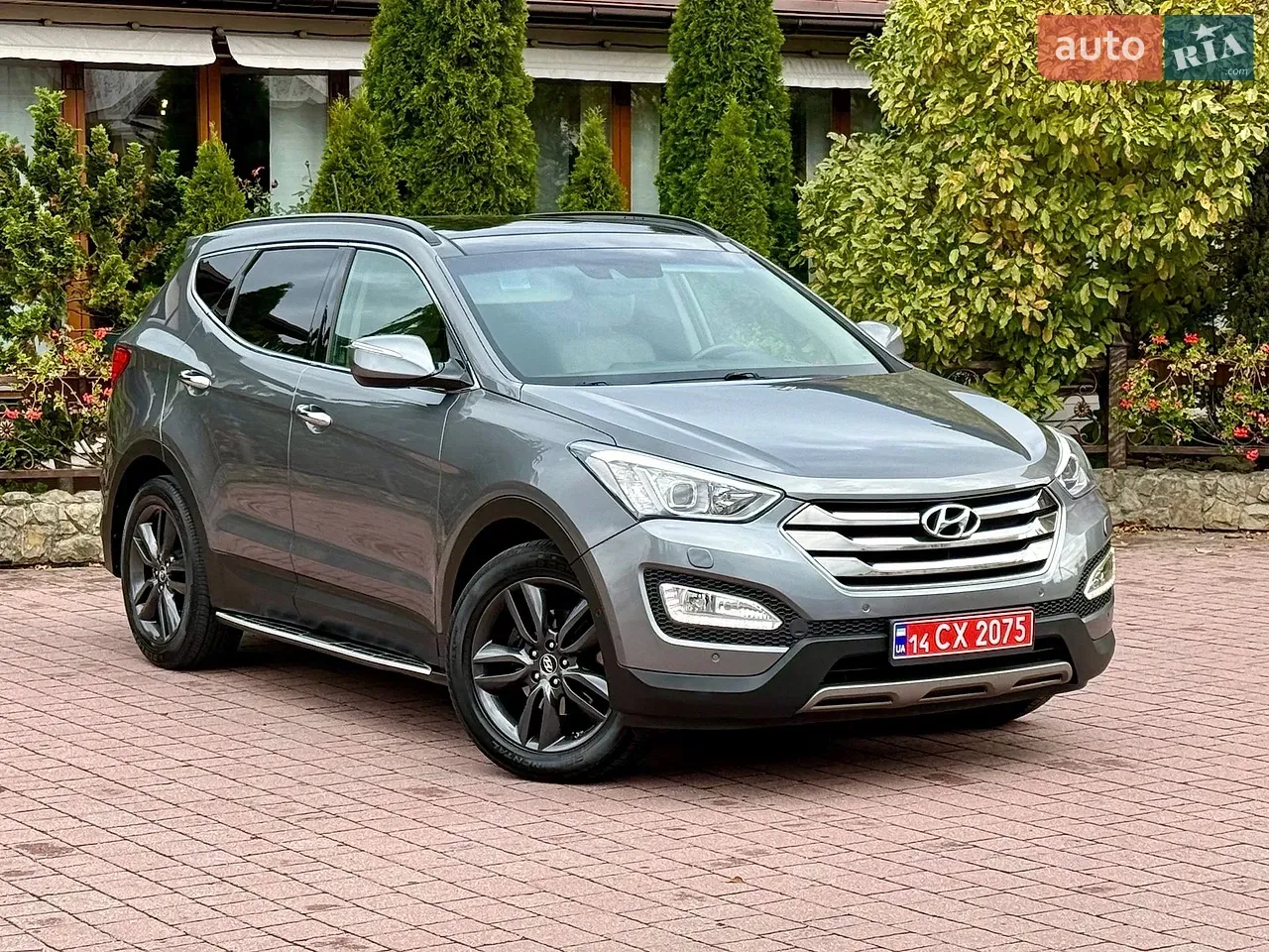 Hyundai Santa Fe 2014 photo 2
