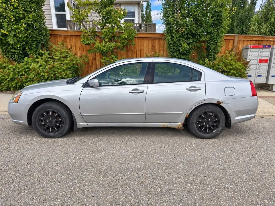 Mitsubishi Galant