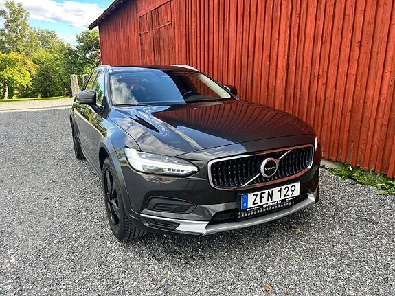 Volvo V90 Cross Country 2022 photo 2