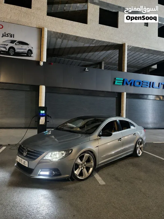 Volkswagen Passat 2011 photo 2