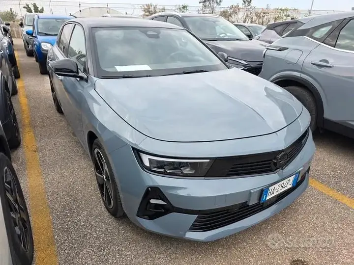 Opel Astra 2025 photo 2