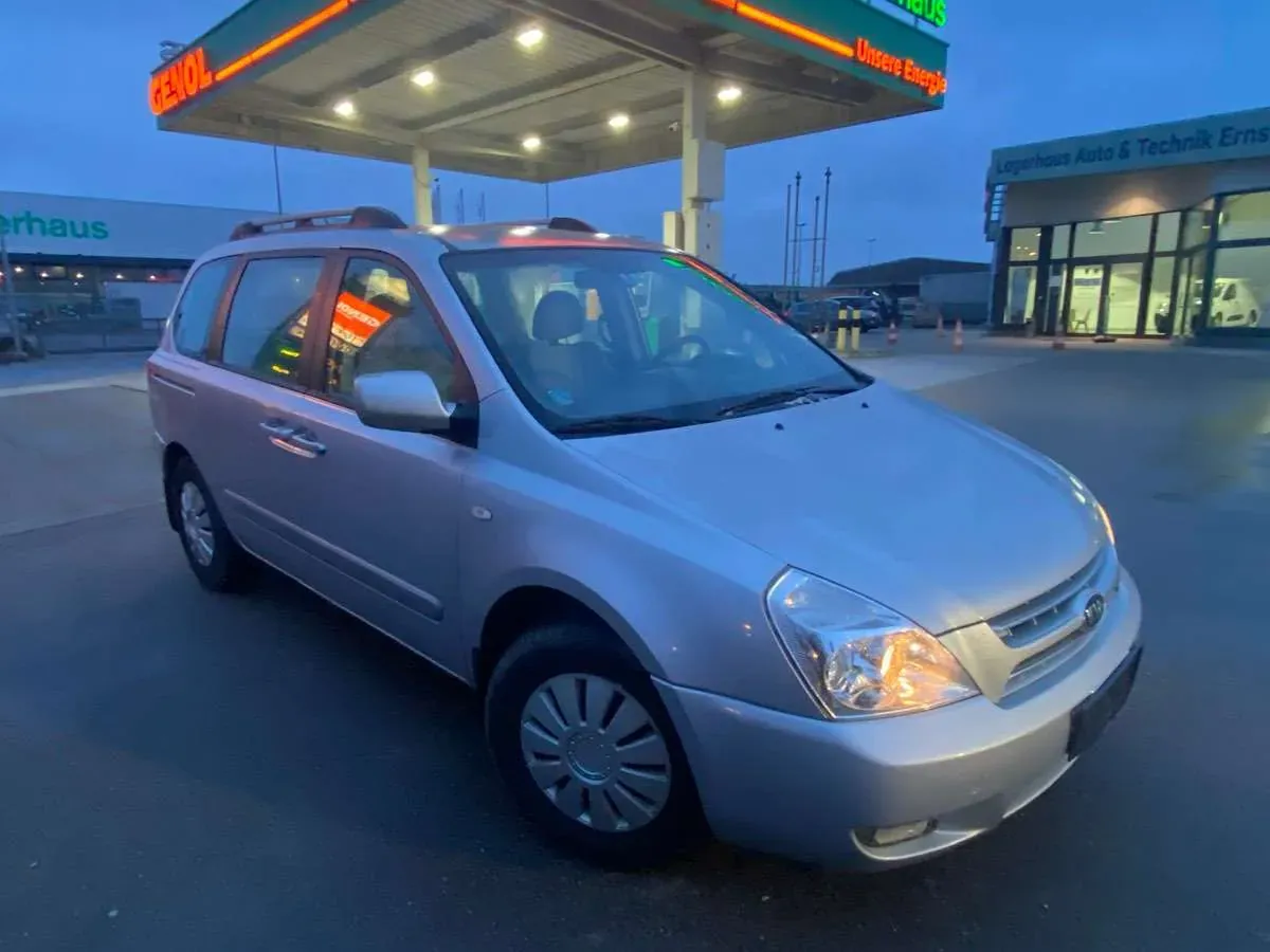 Kia Carnival 2009 photo 2