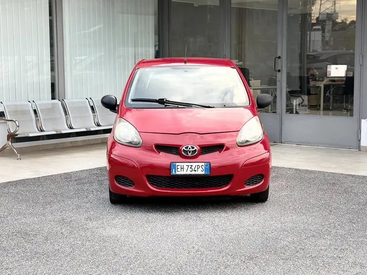Toyota Aygo 2011 photo 2