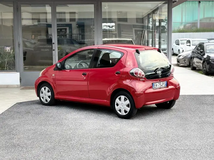 Toyota Aygo 2011 photo 4