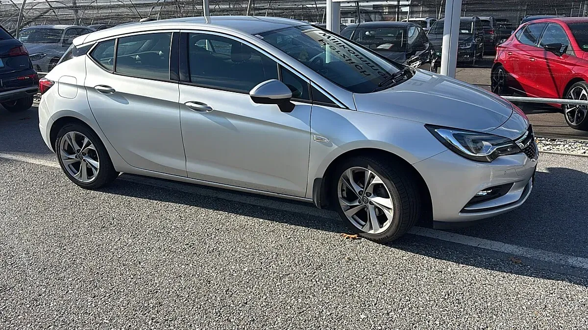 Opel Astra 2017 photo 2