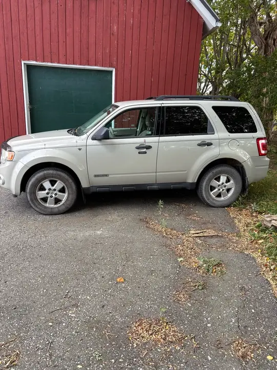 Ford Escape 2008 photo 2
