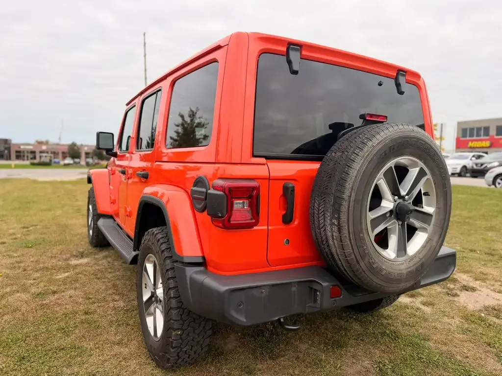 Jeep Wrangler Unlimited Sahara 2018 photo 3