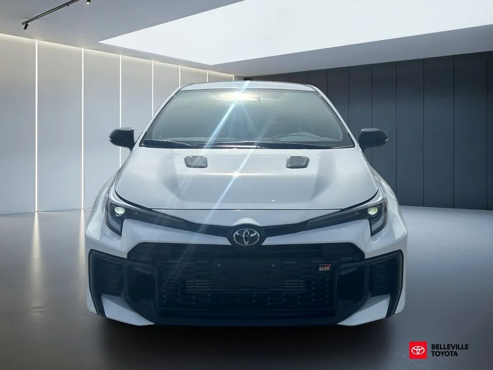 Toyota Gr Corolla 2026 photo 2